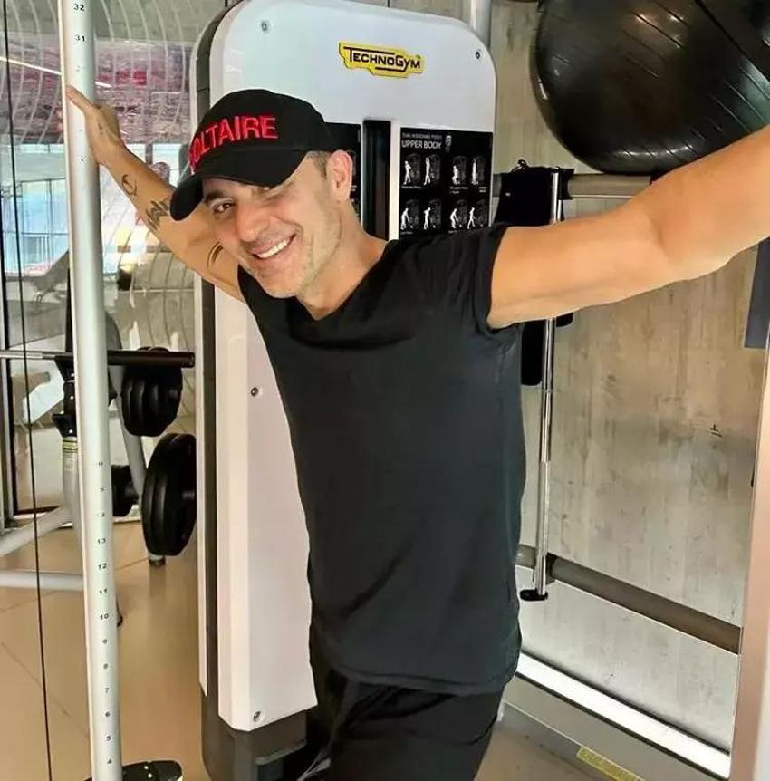 Mustafa Sandal'dan kayınpederine büyük jest!