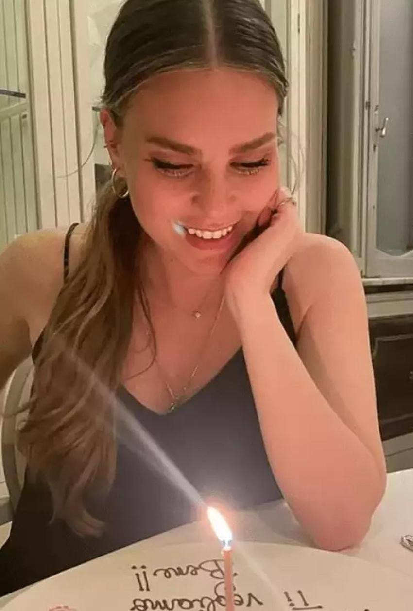 Aslı Enver kızının yüzünü gösterdi! Elay bebek kendisine hayran bıraktı