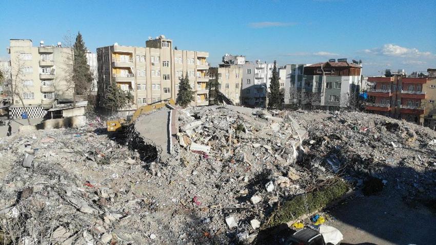 İstanbul’a özel deprem yasası geliyor! Bakan Özhaseki açıkladı: 600 bin konut yıkılacak