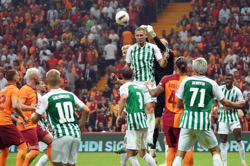 Okan Buruk değil eşi açıkladı: Galatasaray'dan ayrılıyoruz