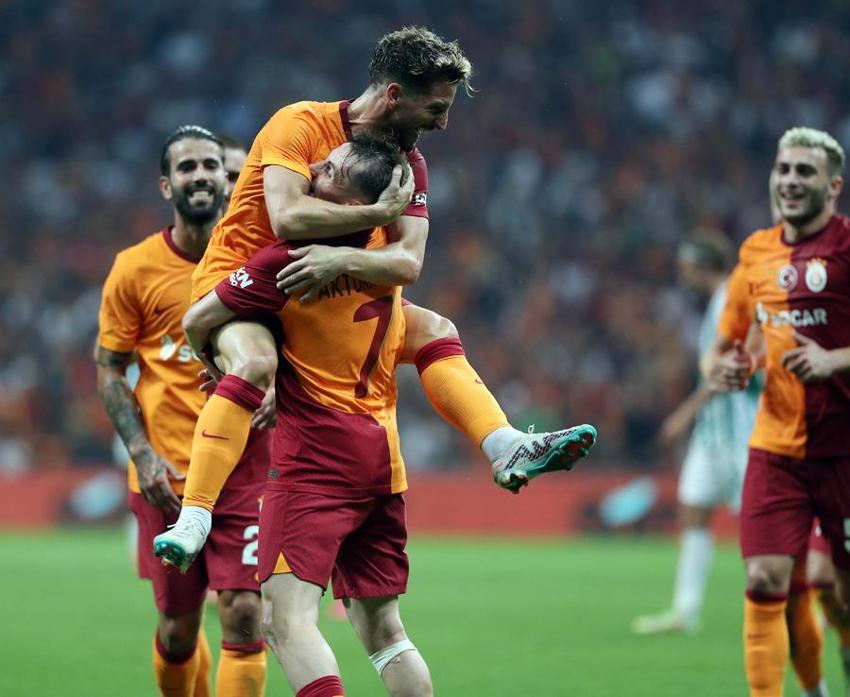 Okan Buruk değil eşi açıkladı: Galatasaray'dan ayrılıyoruz