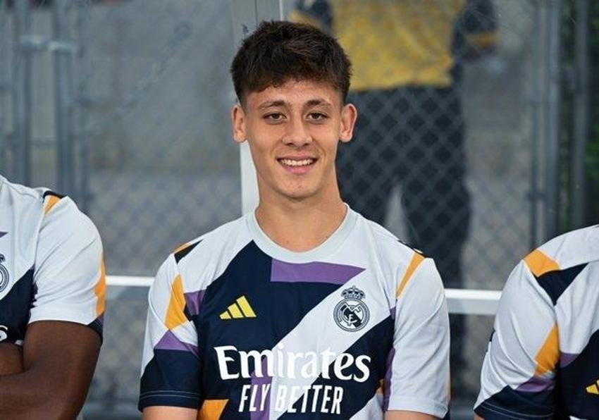 Fenerbahçe'den Manchester United'a transfer oluyor! Sözleşmesinden özel madde çıktı