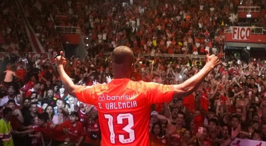 Fenerbahçe'den Manchester United'a transfer oluyor! Sözleşmesinden özel madde çıktı