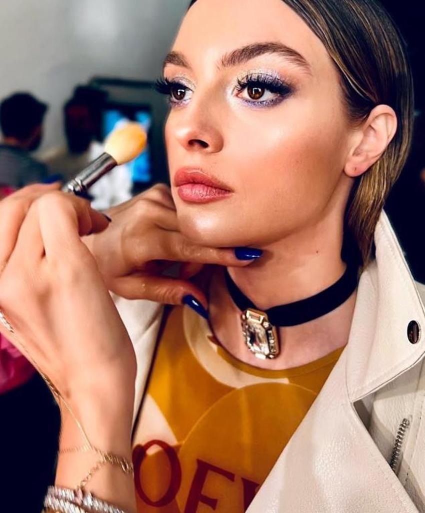 Melis Sezen'in tekne pozuna yorum yağdı!