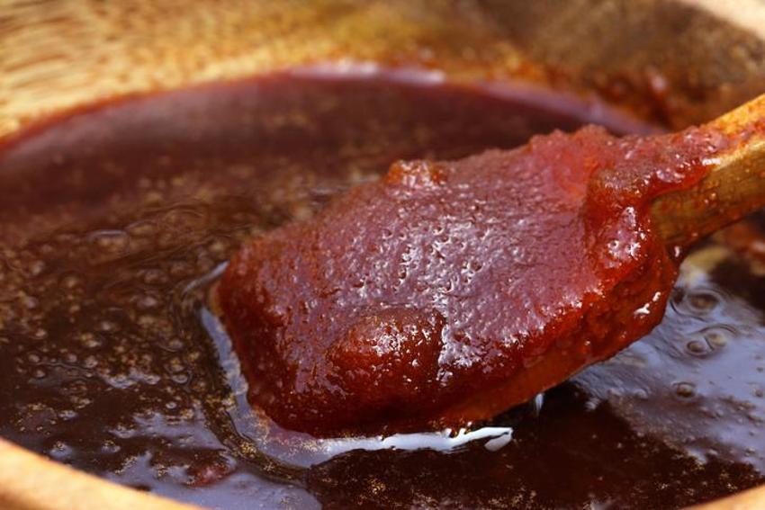 Antibiyotik kadar etkili, limonla karıştırınca faydaları ikiye katlanıyor! İşte asırlık şifa kaynağı 