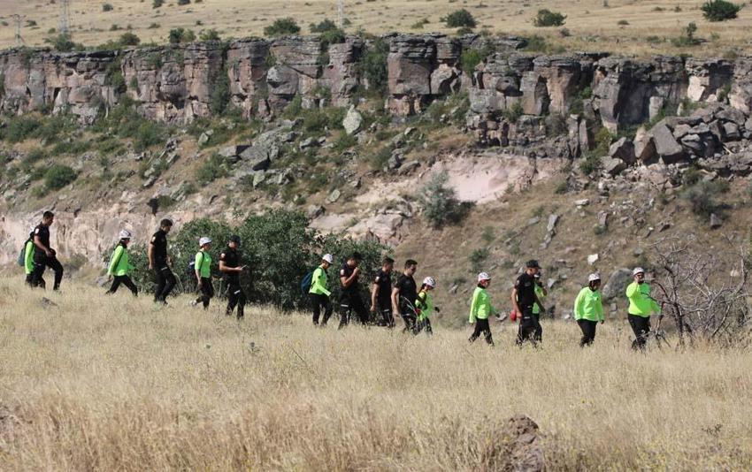 Annesi ile hastaneye giden Enes sırra kadem basmıştı! Cansız bedeni bulundu
