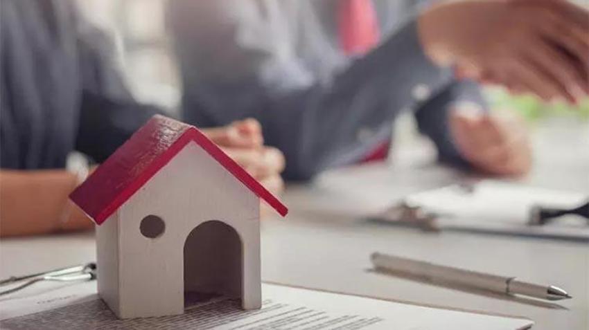 Günlük kiralık evlerle ilgili yeni düzenleme: Bakan Ersoy sinyali verdi!