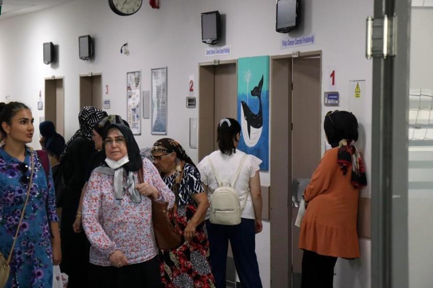Kalp krizlerinin artış nedeni koronavirüs aşıları mı? Kardiyoloji Uzmanı merak edilenleri tek tek cevapladı