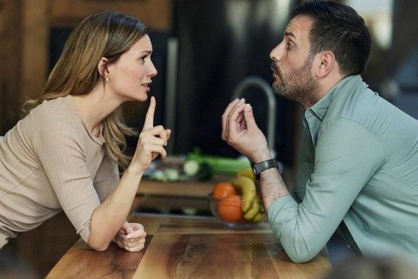 Sadakatsiz erkeği tanımanın 13 açık işareti! Şüphe varsa bunları okuyun!