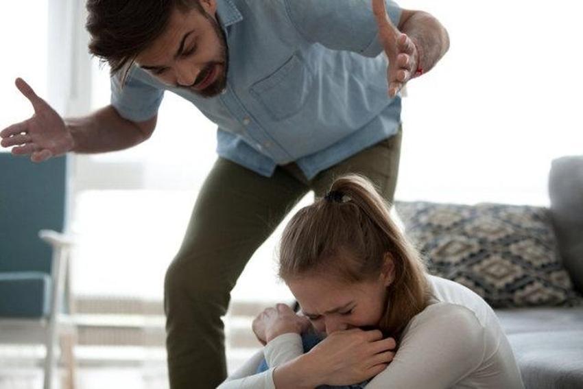 Sadakatsiz erkeği tanımanın 13 açık işareti! Şüphe varsa bunları okuyun!