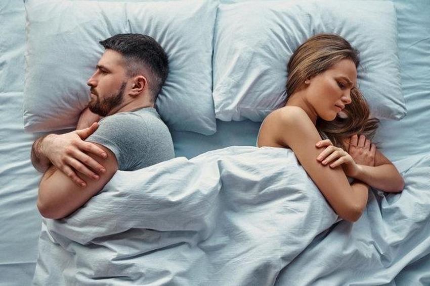 Sadakatsiz erkeği tanımanın 13 açık işareti! Şüphe varsa bunları okuyun!