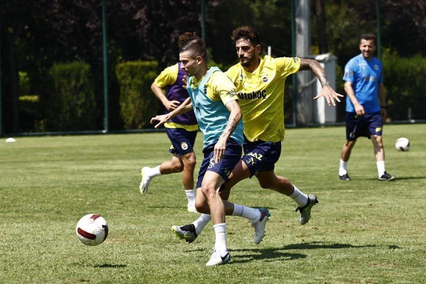 Fenerbahçe'de sol bek de oynadı sol açık da 10 numara da! Sözleşmesi askıya alınıyor