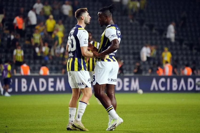 Yıldız futbolcu 'Araplar daha fazla para veriyor' dedi Ali Koç 'Burası Fenerbahçe' restini çekti