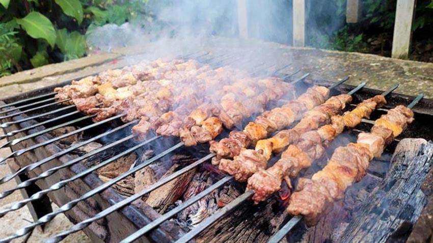 Mangal severler dikkat! İşte kanserden koruyan pişirme sırası