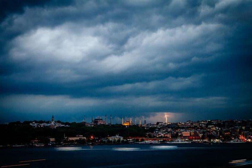 Kuvvetli yağışların geri döneceği gün açıklandı! Meteoroloji’den son dakika uyarısı geldi: Havalar 9 derece birden soğuyacak