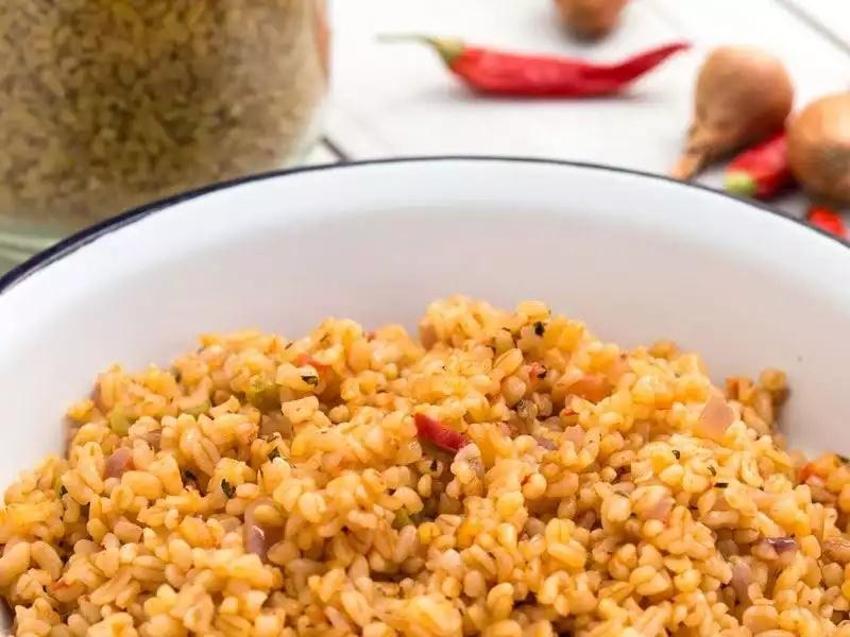 Bulgur pilavında bu yöntem işe yaradı! Bir yudum ekleyince lezzet tavan yapıyor!