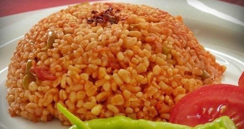 Bulgur pilavında bu yöntem işe yaradı! Bir yudum ekleyince lezzet tavan yapıyor!