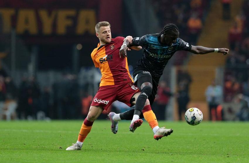 Okan Buruk yıldız futbolcunun hayallerini yıktı: Boşuna İstanbul'dan ev bakma gidiyorsun
