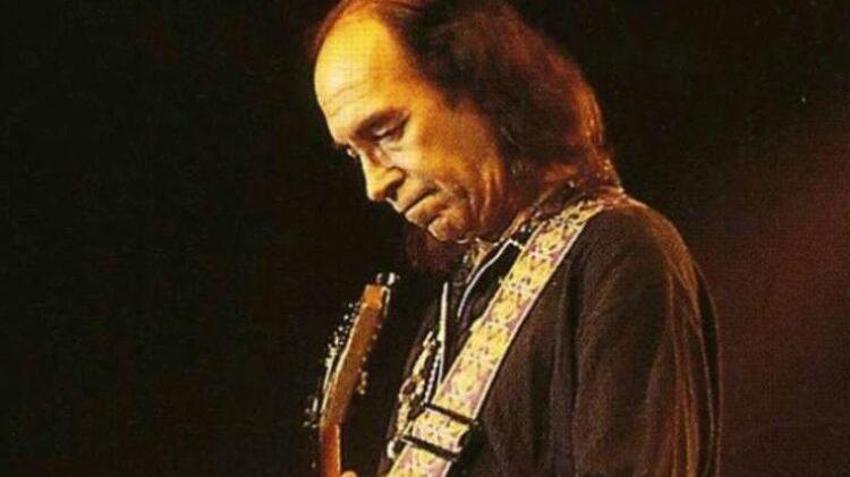 Erkin Koray'dan korkutan haber: Hastaneye kaldırıldı