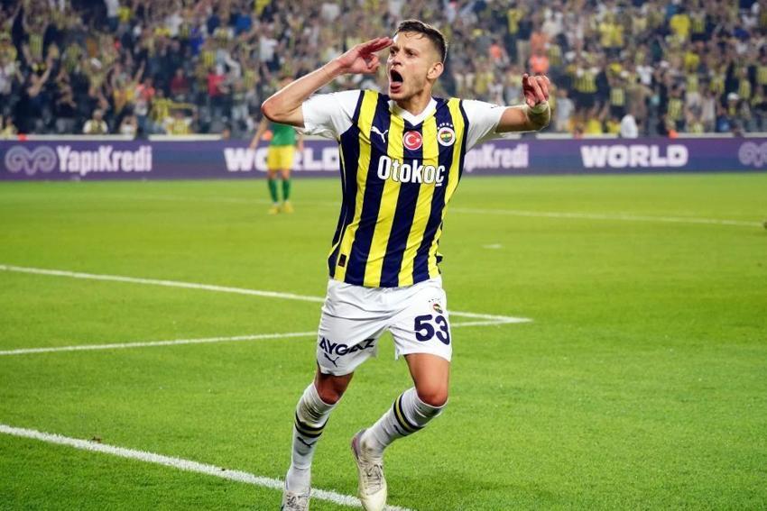 Fenerbahçe'de peş peşe ayrılıklar! İsmail Kartal takımda istemiyor, Avrupa devine gidiyor