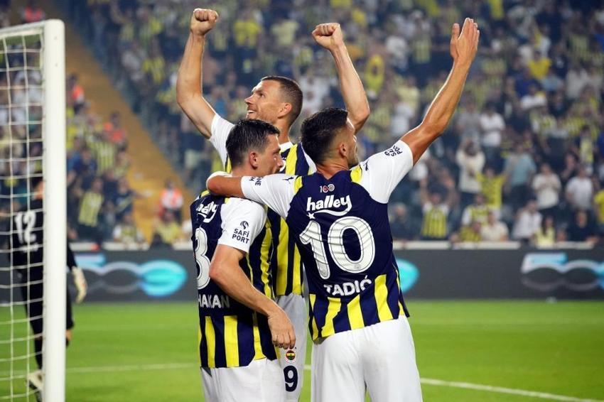 Fenerbahçe'de peş peşe ayrılıklar! İsmail Kartal takımda istemiyor, Avrupa devine gidiyor