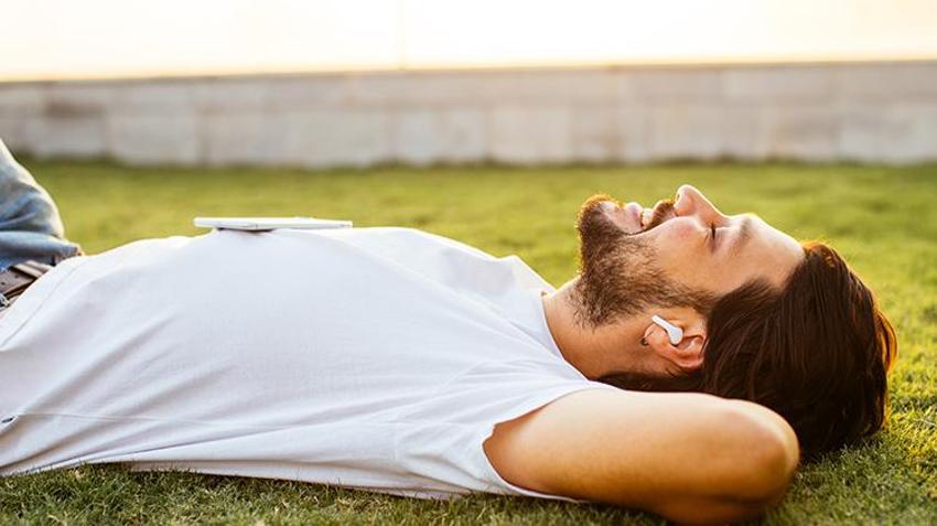 Göründüğü kadar masum değil: Kablosuz kulaklıklar kansere mi neden oluyor?