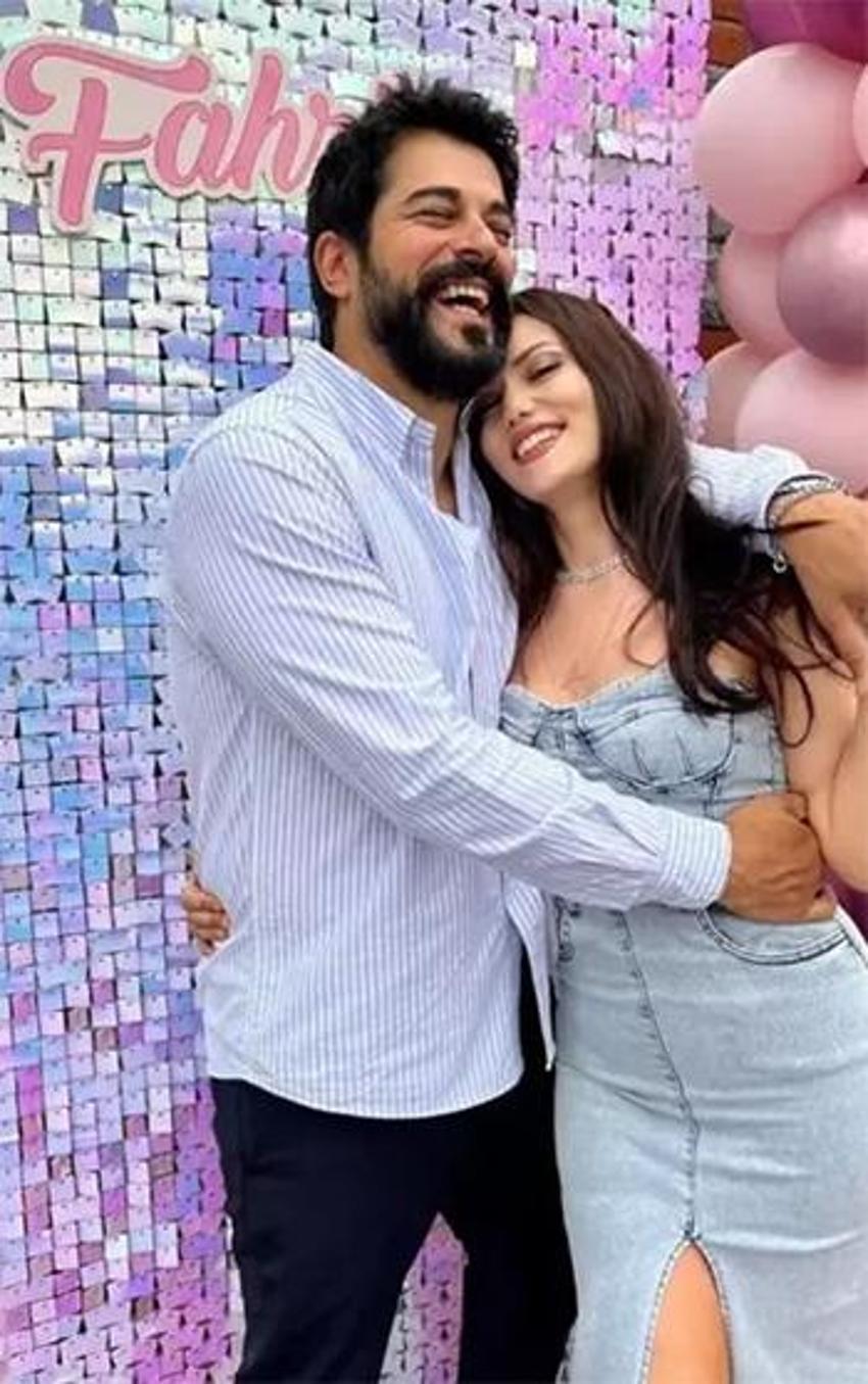Fahriye Evcen tatile doyamadı: Fit hali göz kamaştırdı