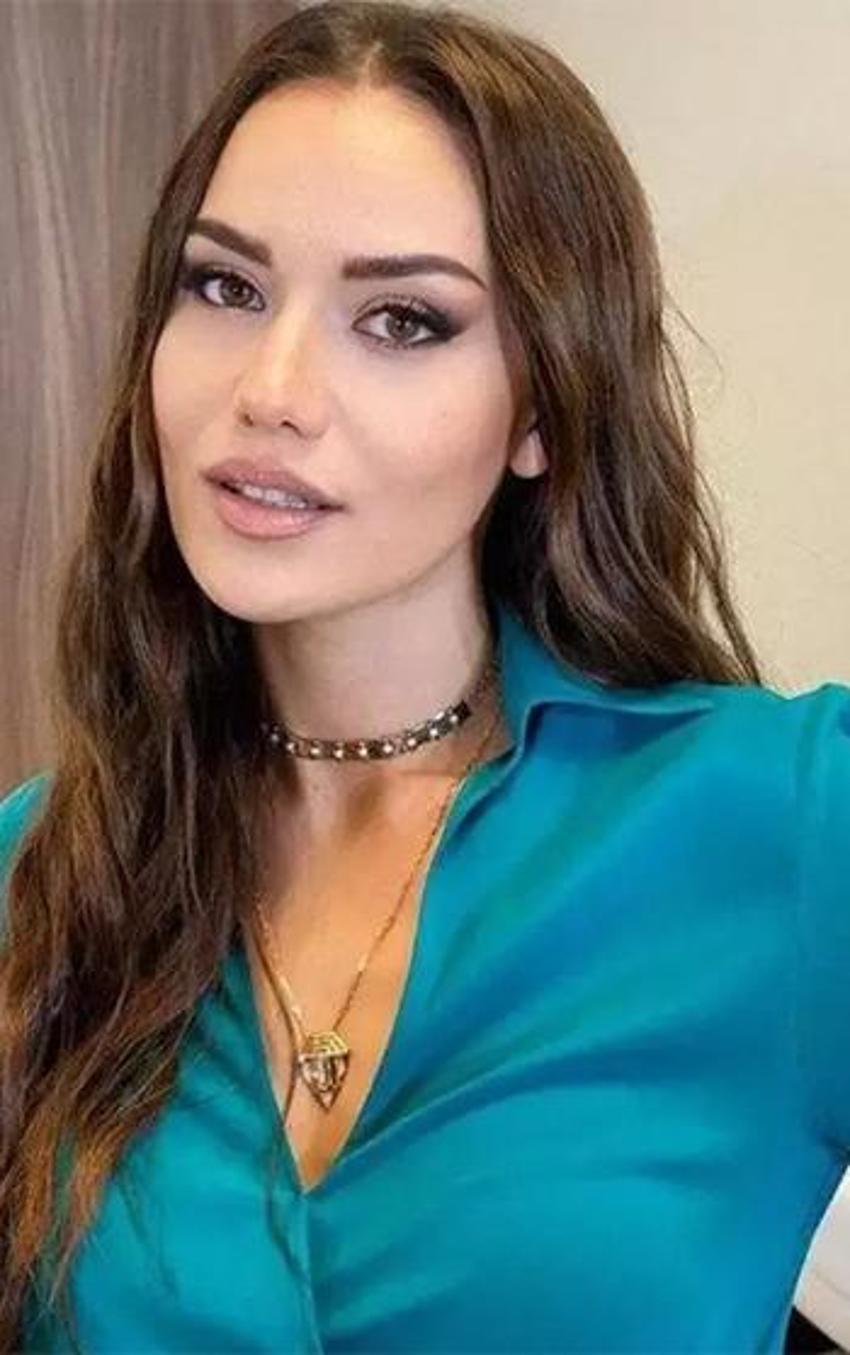 Fahriye Evcen tatile doyamadı: Fit hali göz kamaştırdı