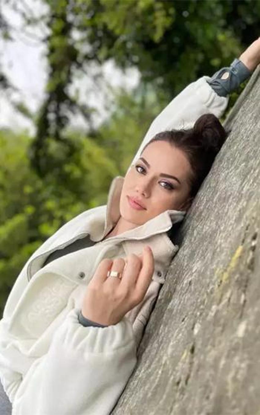 Fahriye Evcen tatile doyamadı: Fit hali göz kamaştırdı