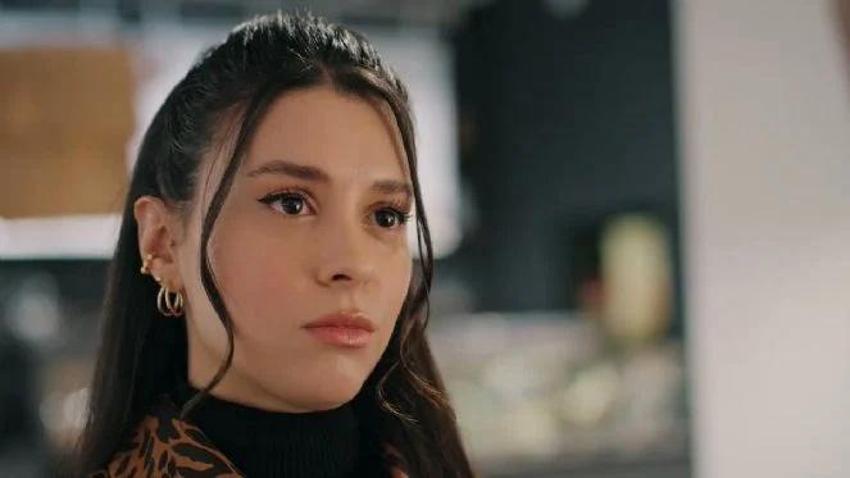 Yalı Çapkını dizisinde ünlü oyuncu veda etti, Seyran ve Ferit baş başa kaldı!