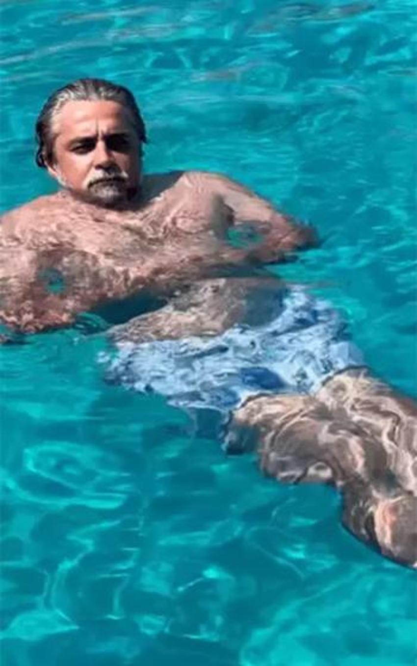 Yakın arkadaşlarla tekne gezisi: Komşu adayı fethettiler!