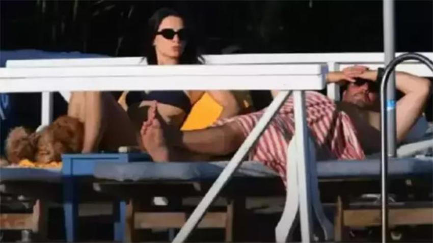 Yakın arkadaşlarla tekne gezisi: Komşu adayı fethettiler!