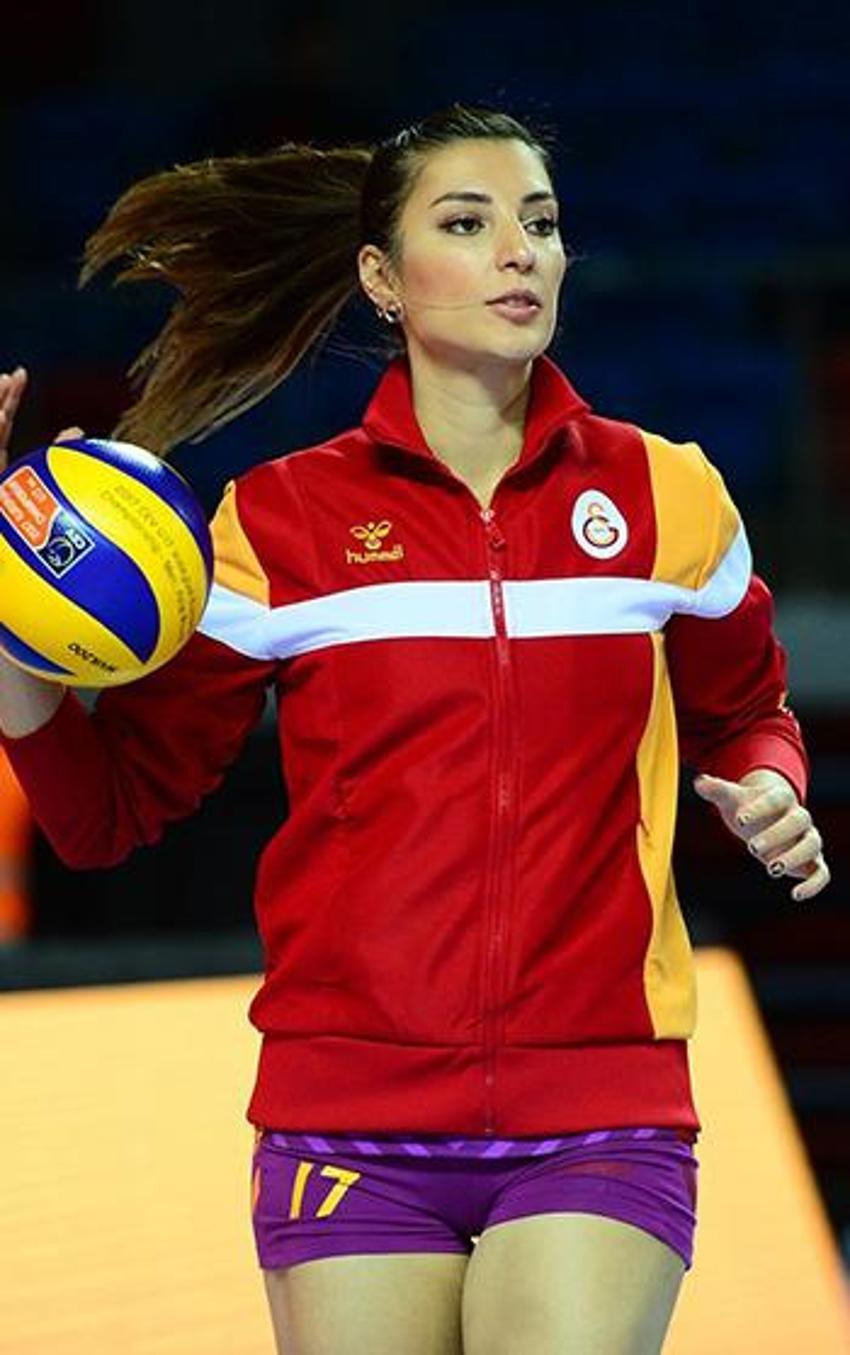 Voleybolun efsane ismi Neslihan Demir'den ayrılık açıklaması: 'Epey oldu, boşandım'