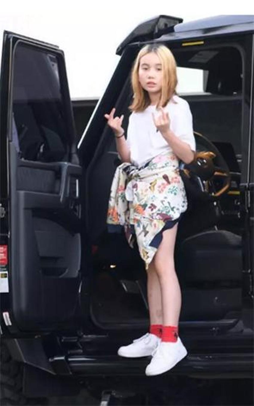 Aniden öldüğü haberi ortalığı karıştırmıştı: 14 yaşındaki fenomen rapçi Lil Tay: Hayattayım!