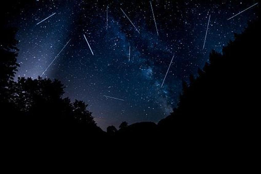 Bugün ve yarın Türkiye’de de görülecek: Meteor yağmuru başladı
