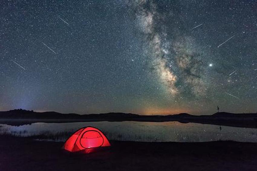 Bugün ve yarın Türkiye’de de görülecek: Meteor yağmuru başladı
