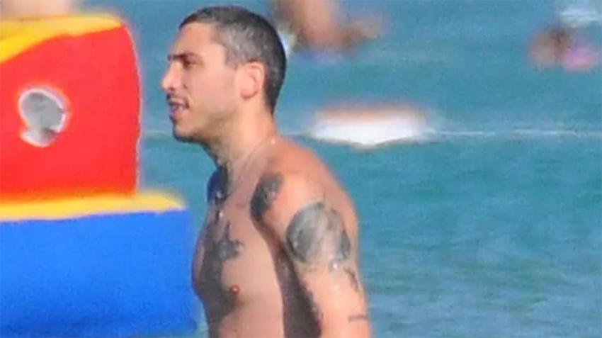 Öykü Karayel ve Can Bonomo tatilde: Denize girmesi ile çıkması bir oldu!