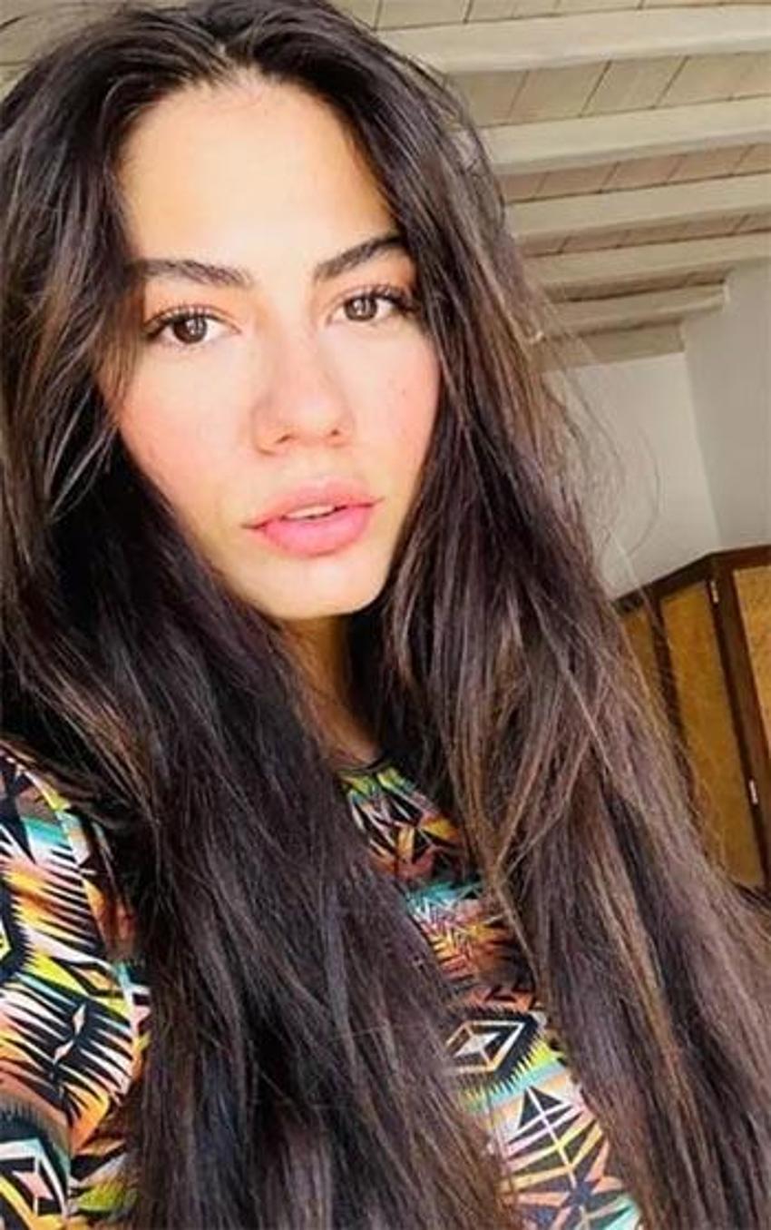 Demet Özdemir'e aşk yaradı: Tatil pozları kasıp kavurdu