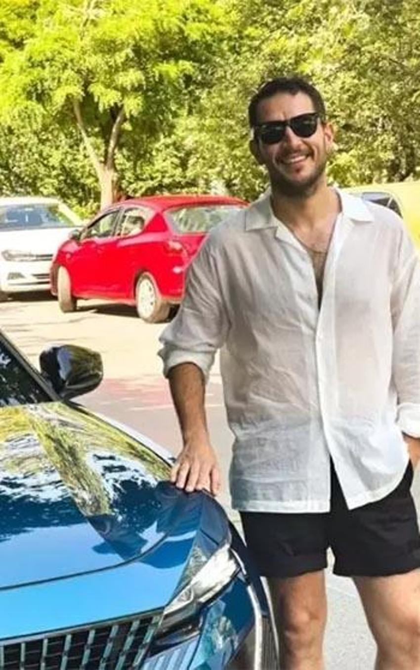 Uraz Kaygılaroğlu, hem kızıyla dans etti hem de göbek attı