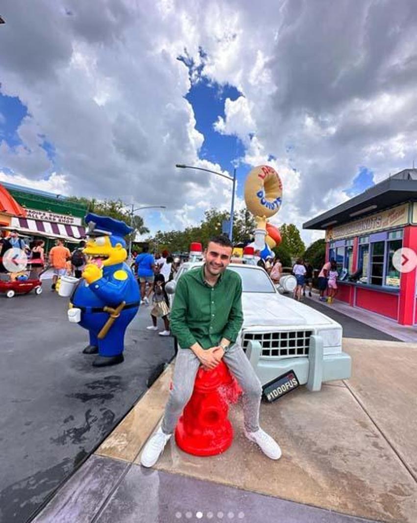 Zor günler geçiren CZN Burak iğne ipliğe döndü! Son hali sevenlerini üzdü!