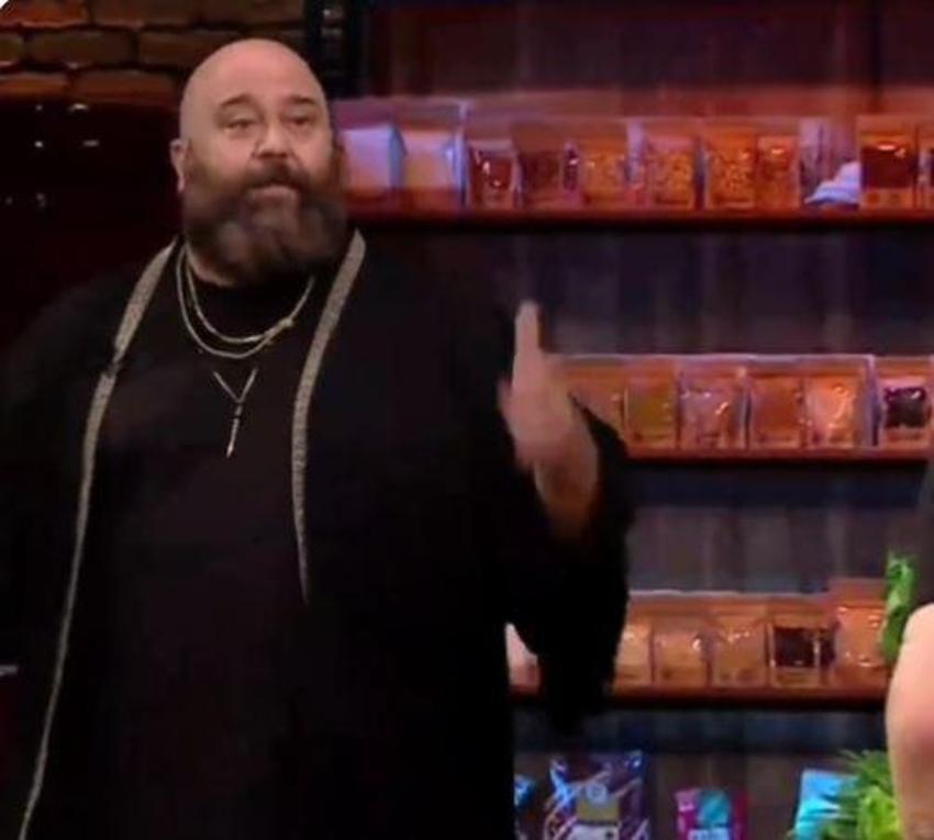 Somer Sivrioğlu O'nu kafasına taktı! Eleme adayını stüdyoda yerin dibine soktu!