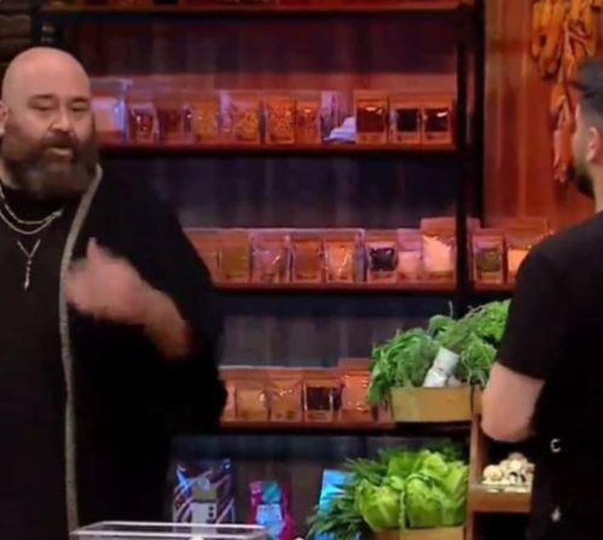 Somer Sivrioğlu O'nu kafasına taktı! Eleme adayını stüdyoda yerin dibine soktu!