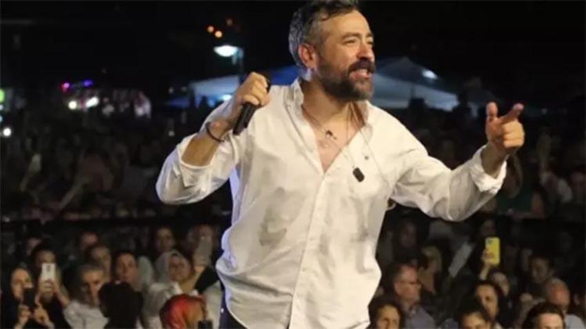 Demet Akalın ve Resul Dindar arasında gerginlik: Sahneyi bastı!