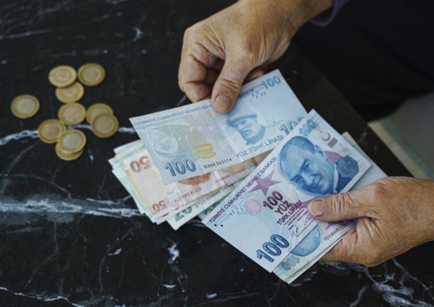 Memur ve emekli milyonlar bekliyordu! Zam pazarlığının ardından Bakan Işıkhan'dan ilk açıklama