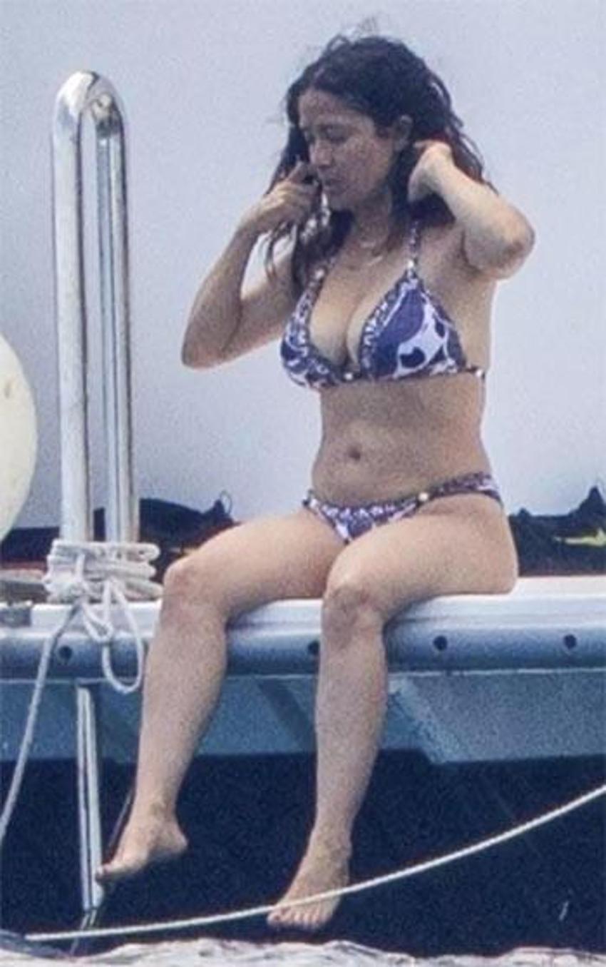 Sosyal medya bizleri kandırıyor: Salma Hayek'in 'gerçek vücudu' ortaya çıktı: