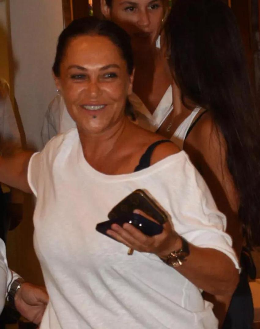 Hülya Avşar'dan çok konuşulacak açıklamalar: Kimseye hesap verecek durumda değilim