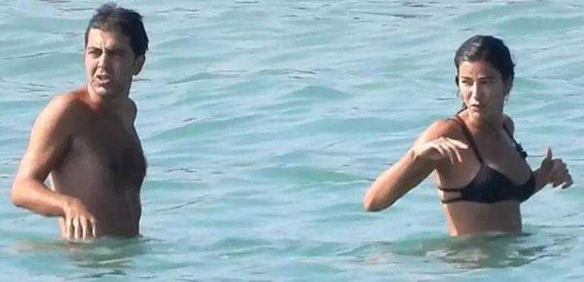 Sezonu Bodrum’da açtı, Çeşme’de devam ediyor! Berrak Tüzünataç’ın denizde sohbet keyfi