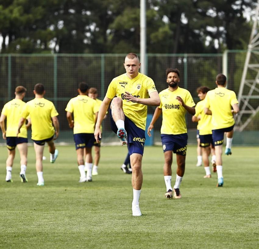 Altay Bayındır'a pet şişeli saldırı, ipler koptu! İsmail Kartal'a talimat, bedelsiz gönderin