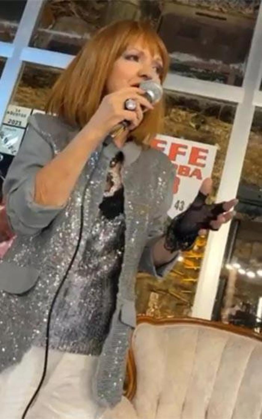 80'li yılların usta sanatçısı çorbacıda sahne aldı: Görenler şaşkınlığını gizleyemedi
