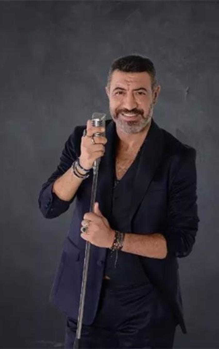 Hakan Altun'dan duygulandıran sözler: Annem hastanede, ben sahneye çıkacağım